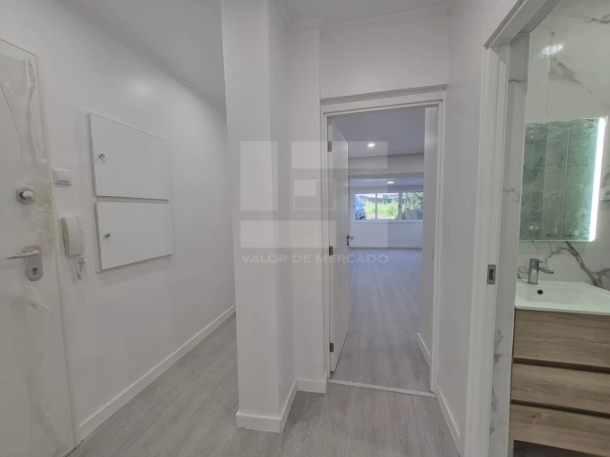 Apartamento T2 para Venda em Águas Livres Foto 7