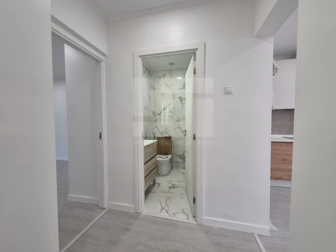 Apartamento T2 para Venda em Águas Livres Foto 8