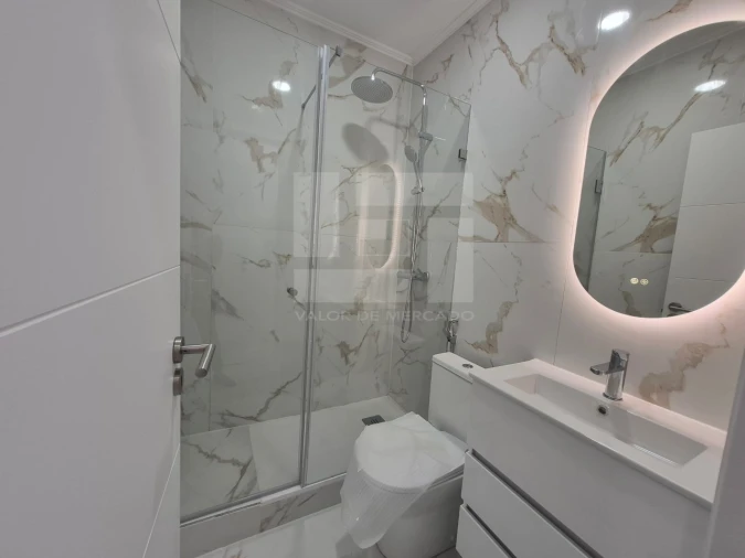 Apartamento T2 para Venda em Águas Livres Foto 16