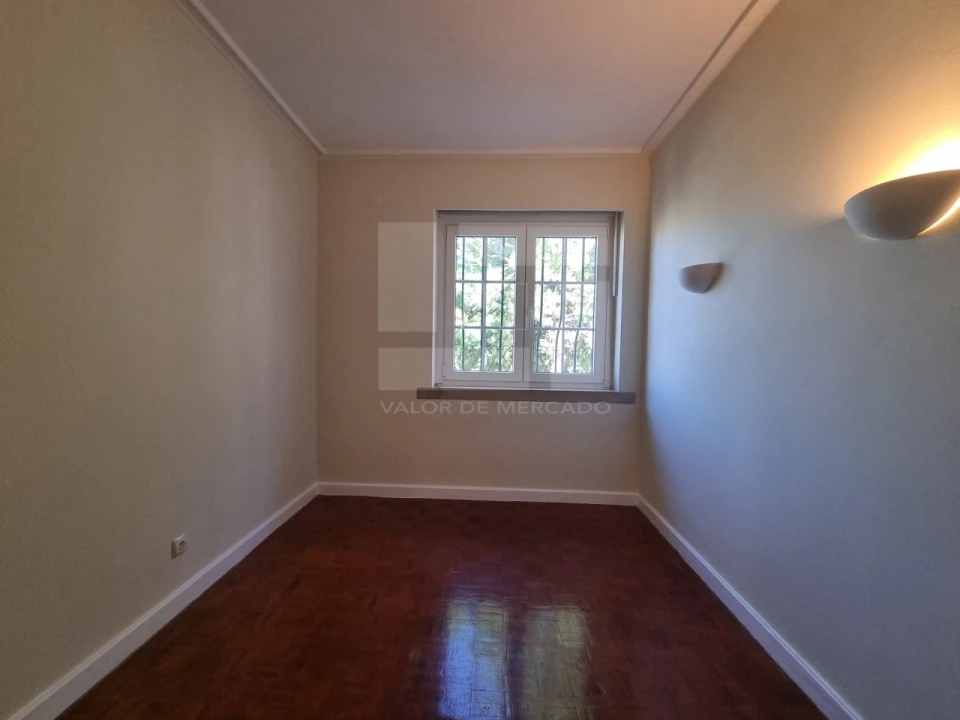 Apartamento T2 para Arrendamento em Misericórdia Foto 10