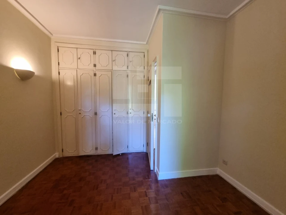 Apartamento T2 para Arrendamento em Misericórdia Foto 15