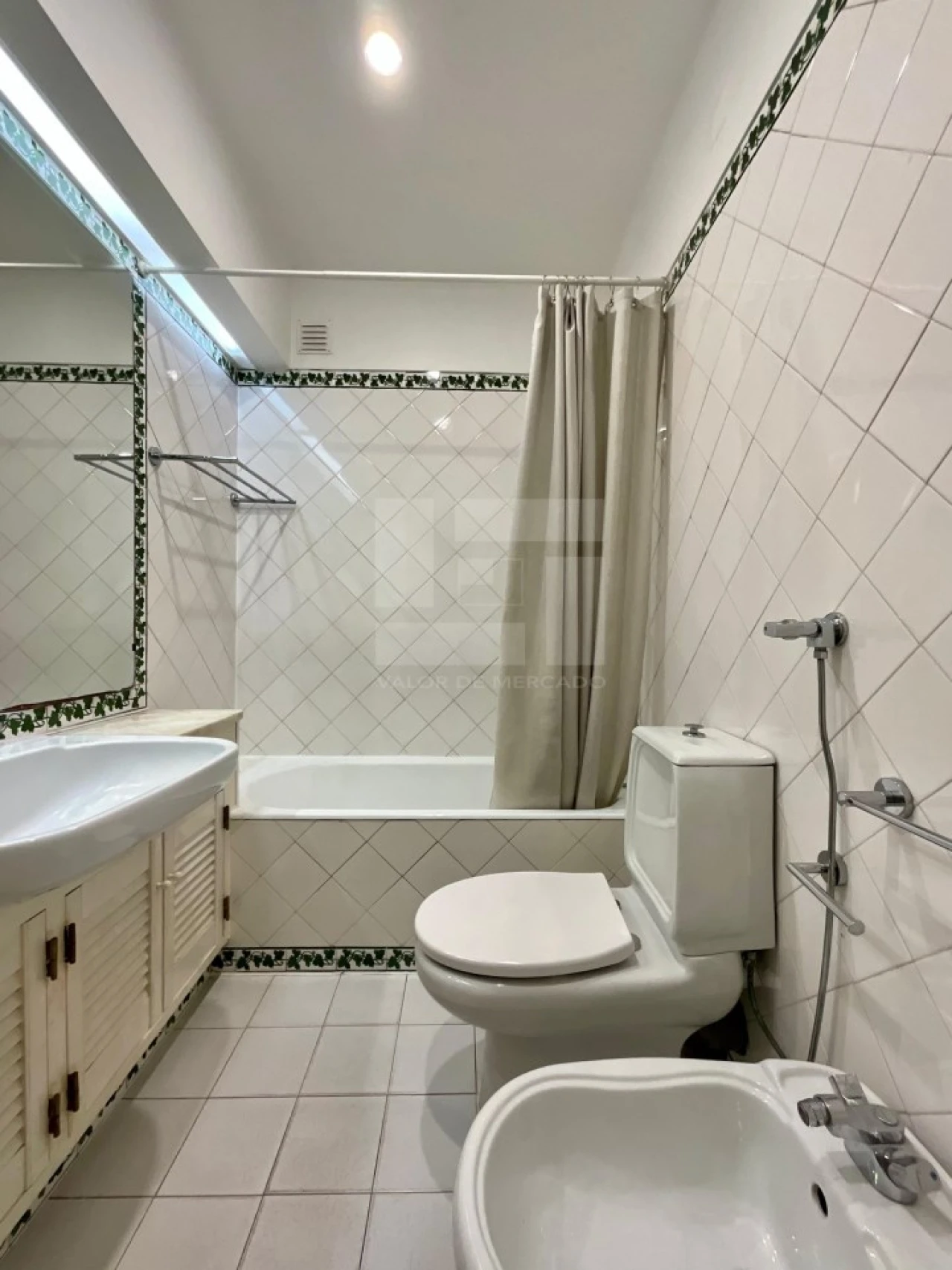 Apartamento T2 para Arrendamento em Misericórdia Foto 26