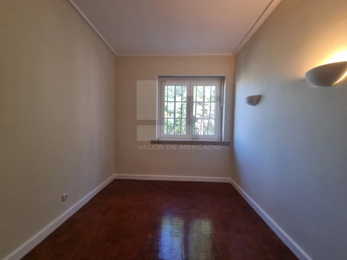 Apartamento T2 para Arrendamento em Misericórdia Foto 10