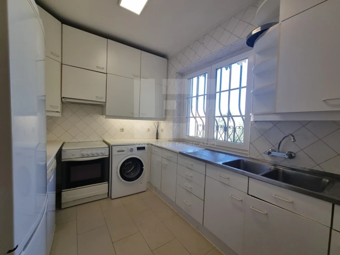 Apartamento T2 para Arrendamento em Misericórdia Foto 12