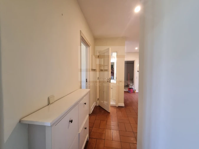 Apartamento T2 para Arrendamento em Misericórdia Foto 18