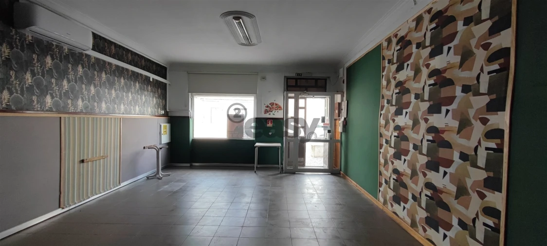 Loja para Arrendamento em Atalaia e Alto Estanqueiro-Jardia Foto 10