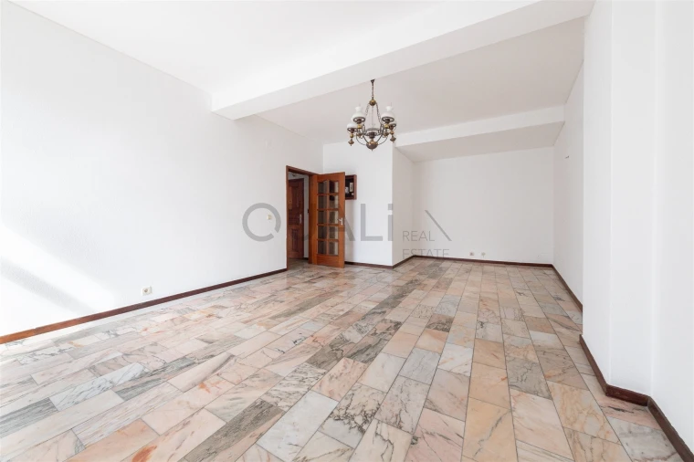 Apartamento T2 para Venda em Funchal (Se) Foto 1