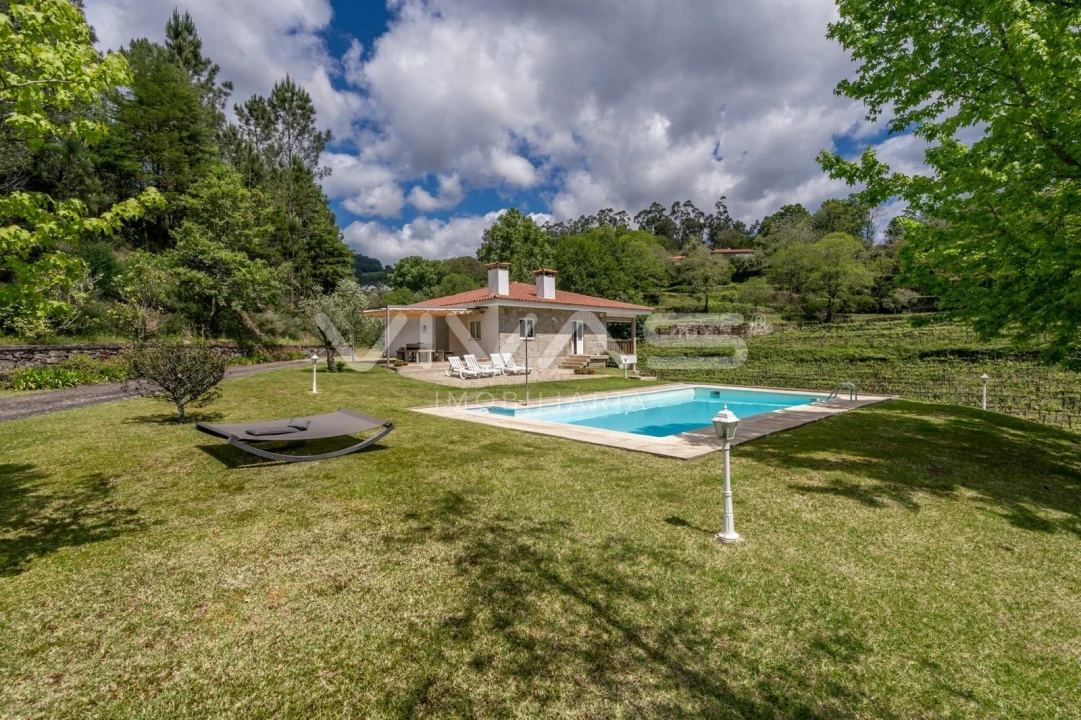 Moradia T3 para Venda em Bouro (Santa Maria) Foto 8