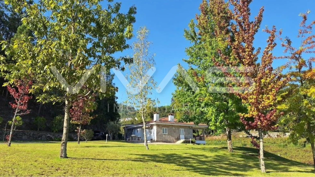 Moradia T3 para Venda em Bouro (Santa Maria) Foto 16