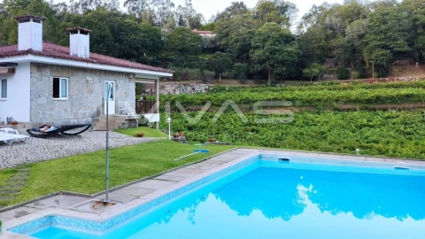 Moradia T3 para Venda em Bouro (Santa Maria)