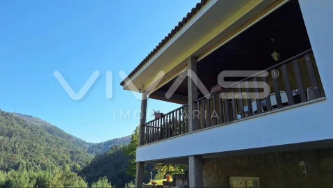 Moradia T3 para Venda em Bouro (Santa Maria)