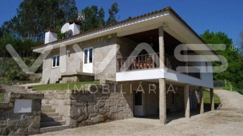 Moradia T3 para Venda em Bouro (Santa Maria)