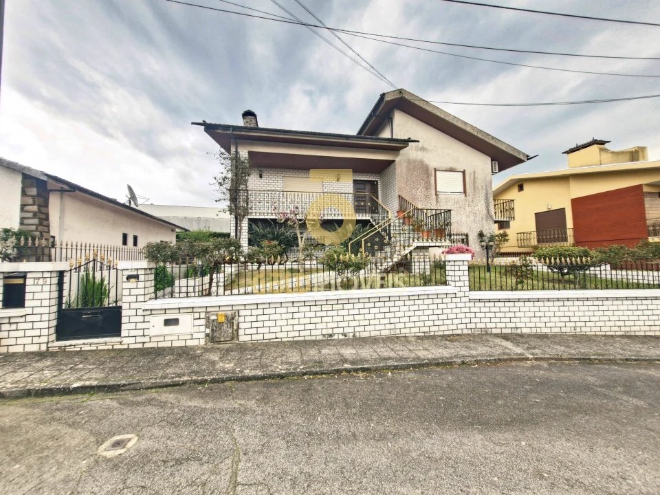 Moradia T3 para Venda em São Roque Foto 3