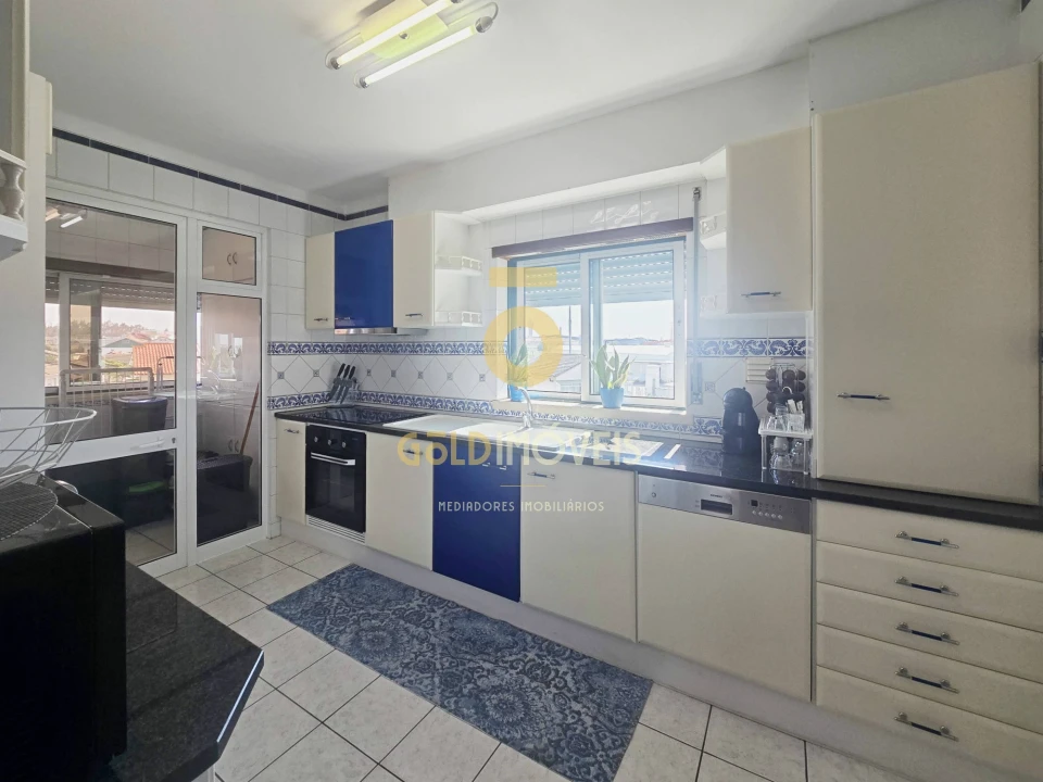 Apartamento T2 para Venda em Marinha Grande Foto 3
