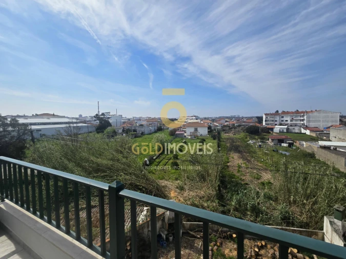 Apartamento T2 para Venda em Marinha Grande Foto 32