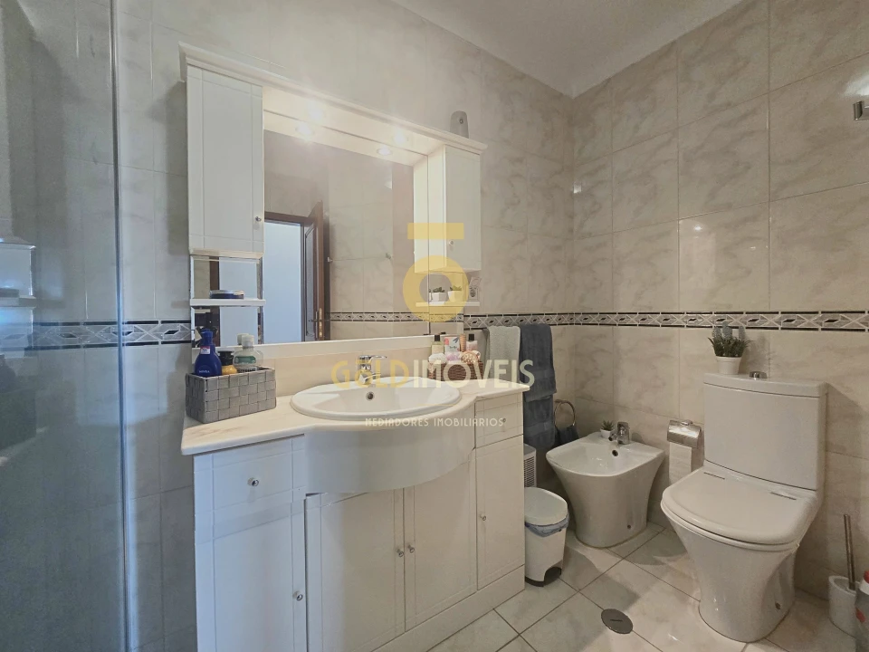 Apartamento T2 para Venda em Marinha Grande Foto 17