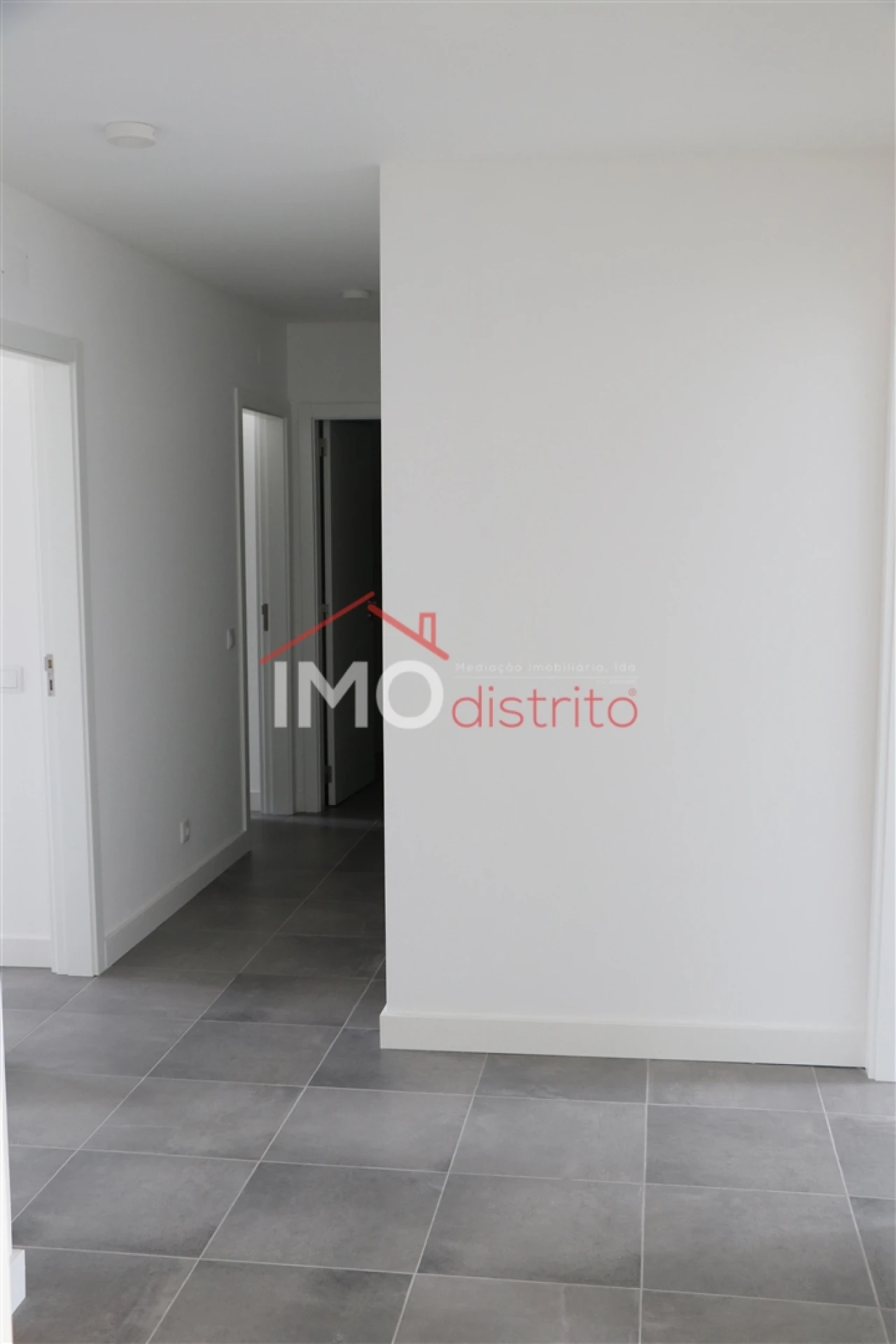 Apartamento T3 para Arrendamento em Sé e São Lourenço Foto 6