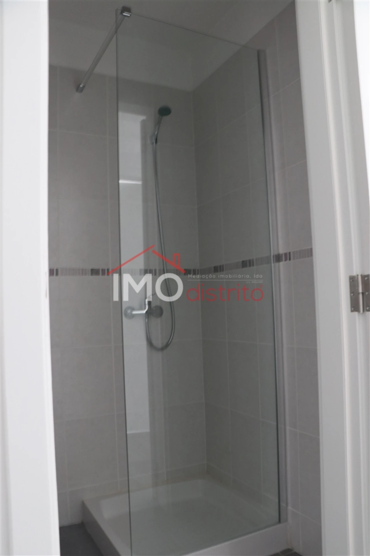 Apartamento T3 para Arrendamento em Sé e São Lourenço Foto 18