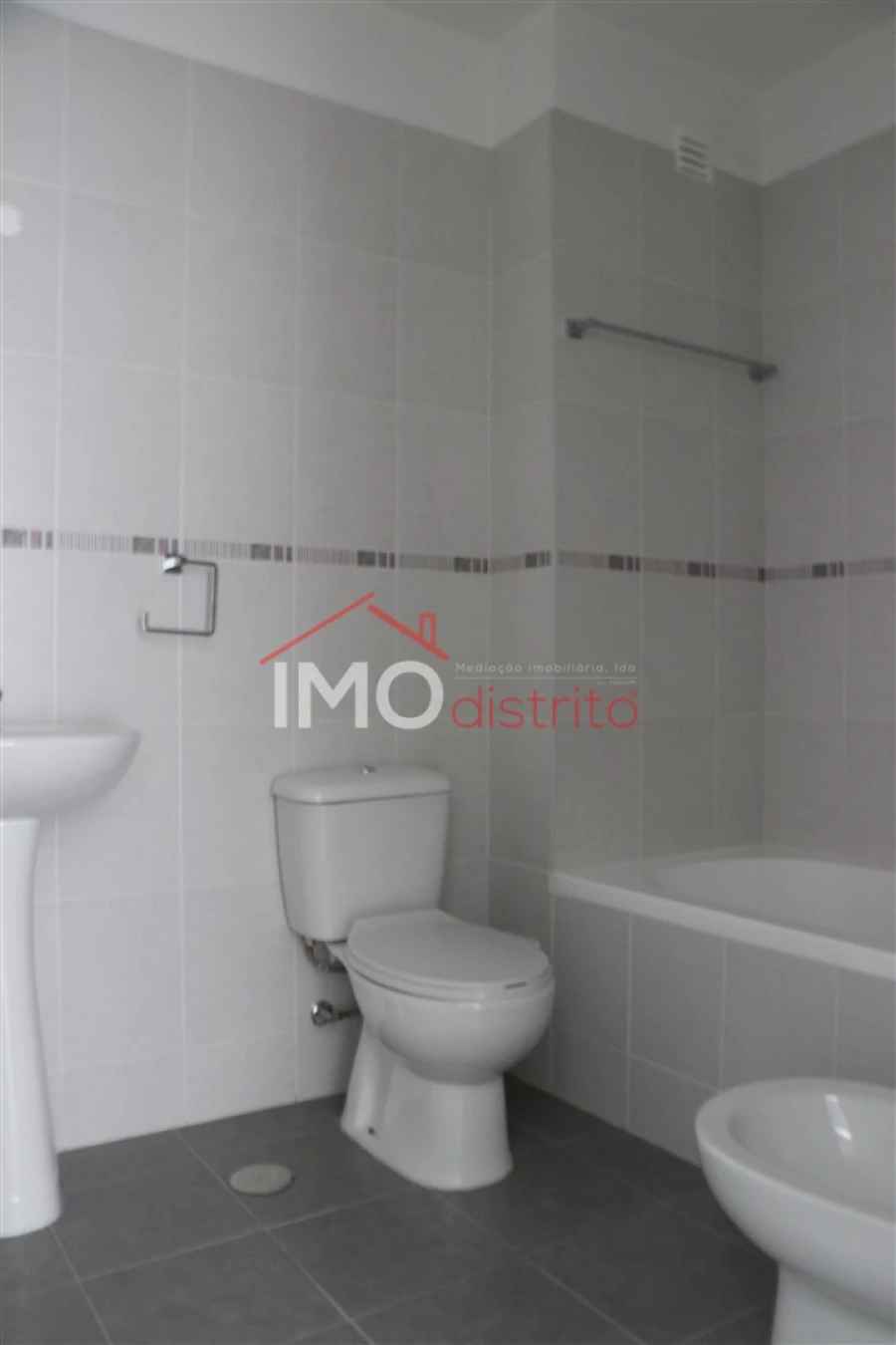 Apartamento T3 para Arrendamento em Sé e São Lourenço Foto 20