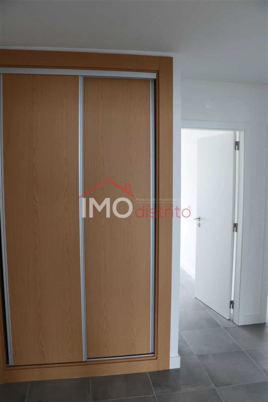 Apartamento T3 para Arrendamento em Sé e São Lourenço Foto 9