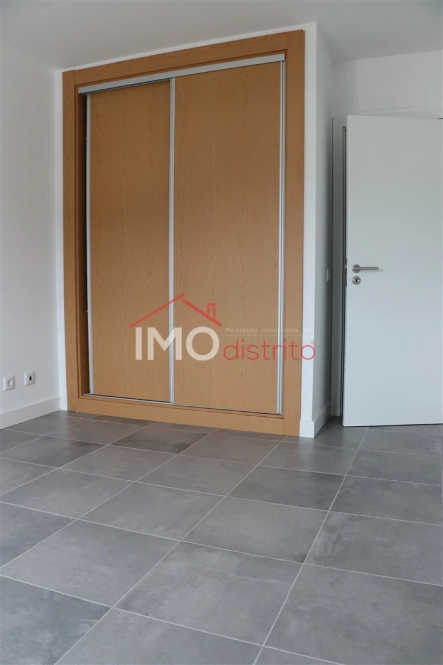 Apartamento T3 para Arrendamento em Sé e São Lourenço Foto 16