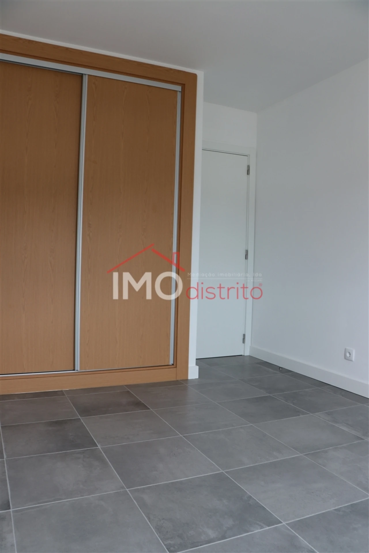 Apartamento T3 para Arrendamento em Sé e São Lourenço Foto 22