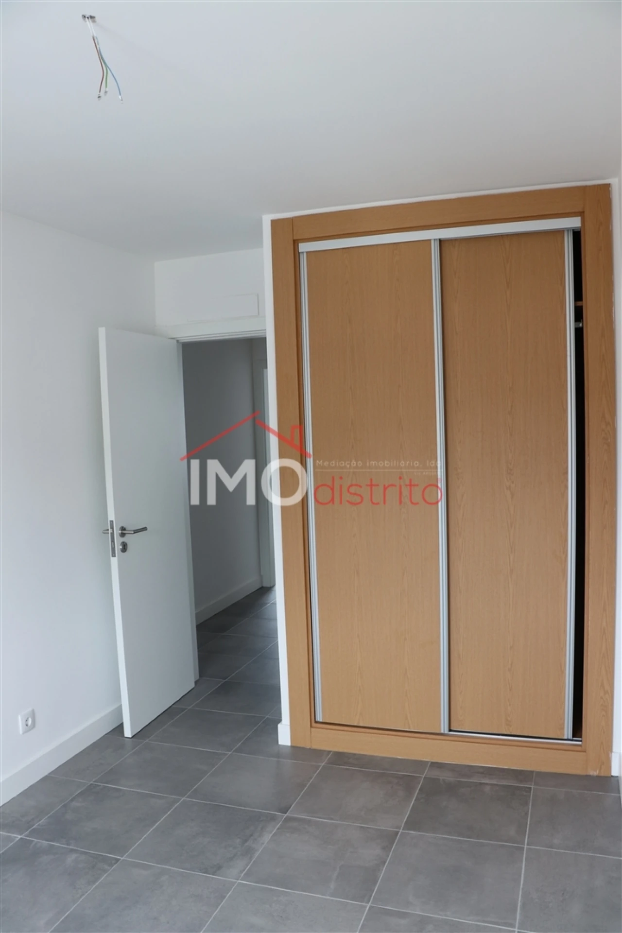 Apartamento T3 para Arrendamento em Sé e São Lourenço Foto 12