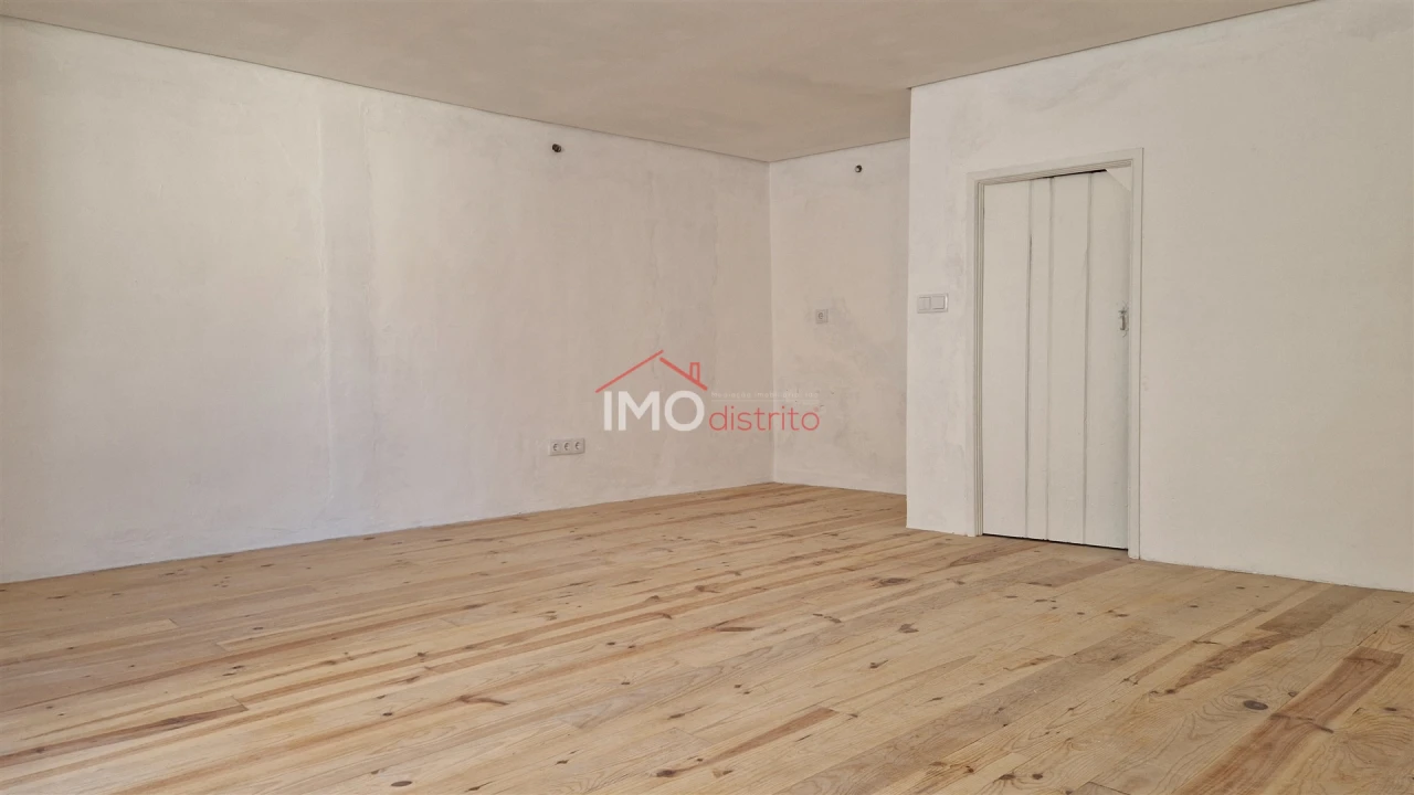 Moradia T2 para Venda em Santa Maria da Devesa Foto 10