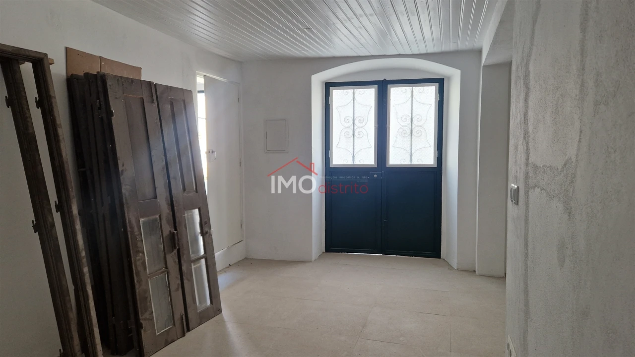 Moradia T2 para Venda em Santa Maria da Devesa Foto 7