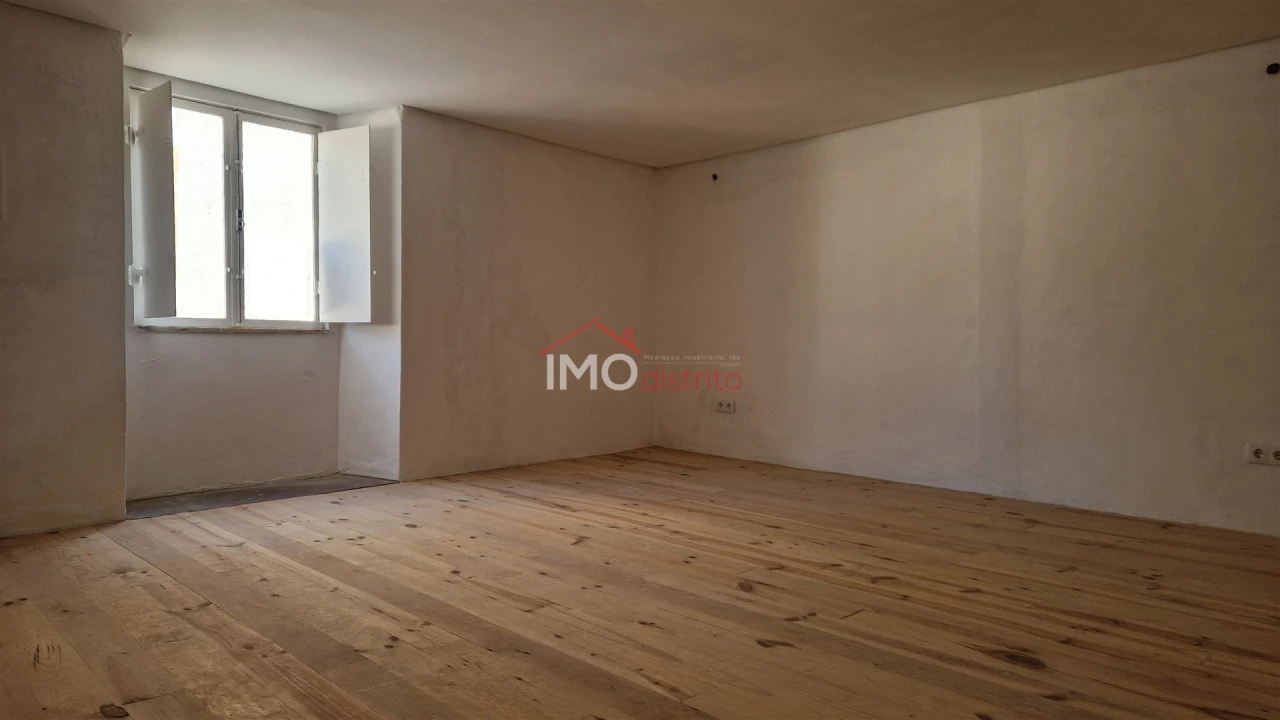 Moradia T2 para Venda em Santa Maria da Devesa Foto 9