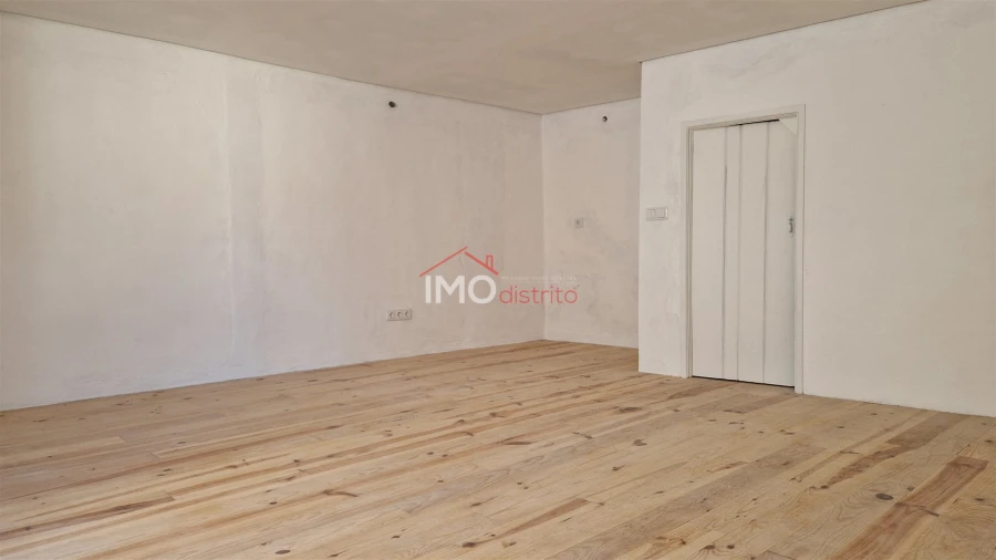 Moradia T2 para Venda em Santa Maria da Devesa Foto 10