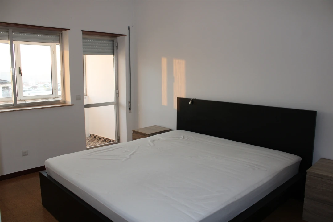 Apartamento T1 para Arrendamento em Sé Nova, Santa Cruz, Almedina e São Bartolomeu Foto 5