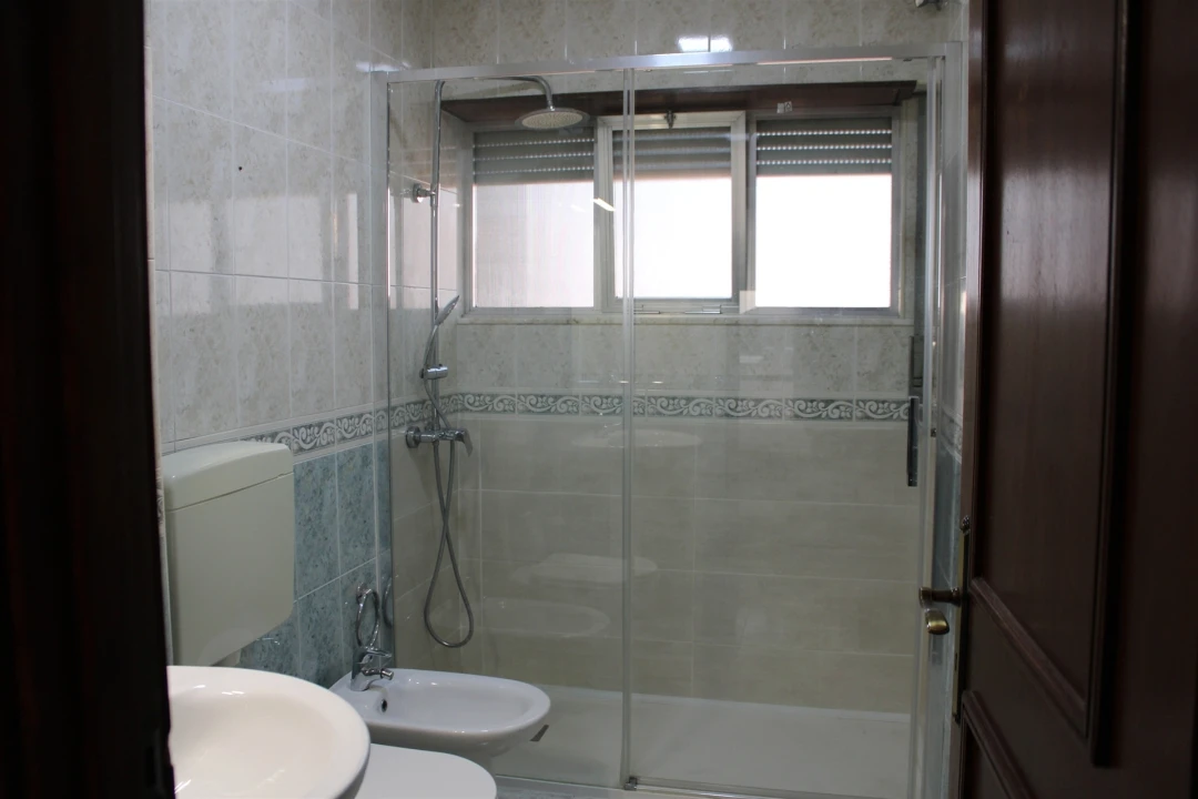 Apartamento T1 para Arrendamento em Sé Nova, Santa Cruz, Almedina e São Bartolomeu Foto 8