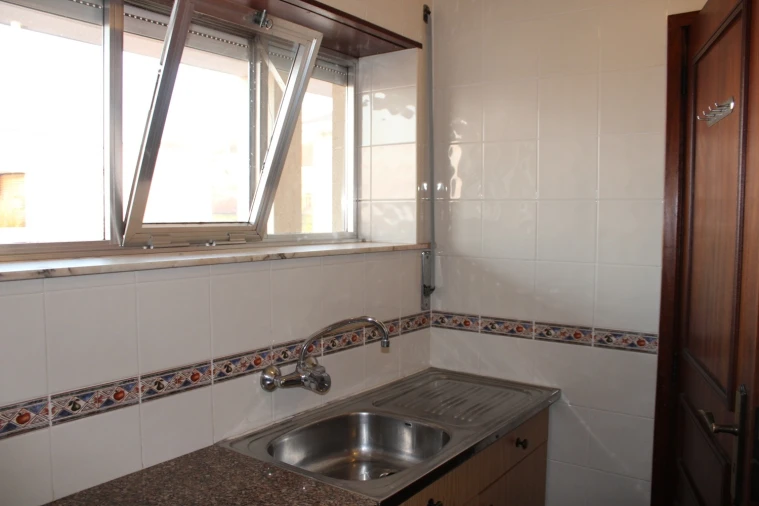 Apartamento T1 para Arrendamento em Sé Nova, Santa Cruz, Almedina e São Bartolomeu Foto 4