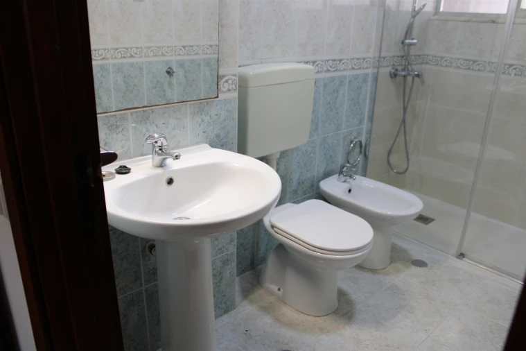 Apartamento T1 para Arrendamento em Sé Nova, Santa Cruz, Almedina e São Bartolomeu Foto 9