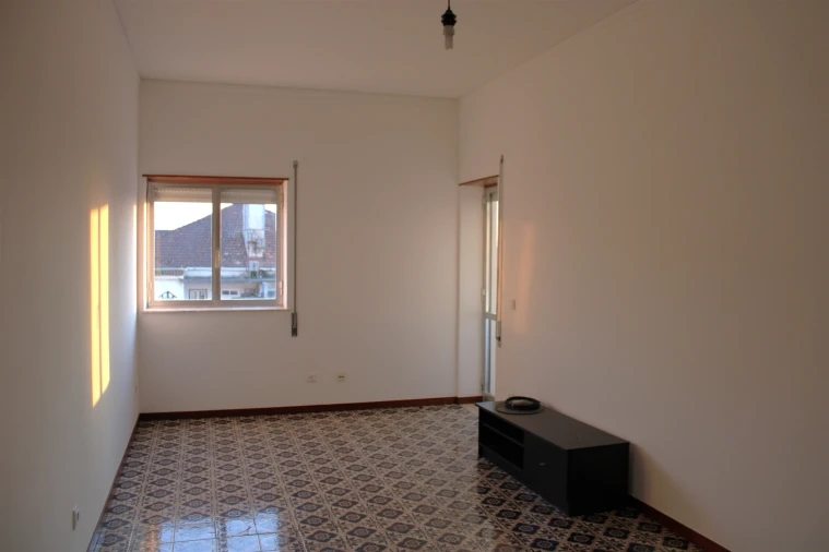 Apartamento T1 para Arrendamento em Sé Nova, Santa Cruz, Almedina e São Bartolomeu