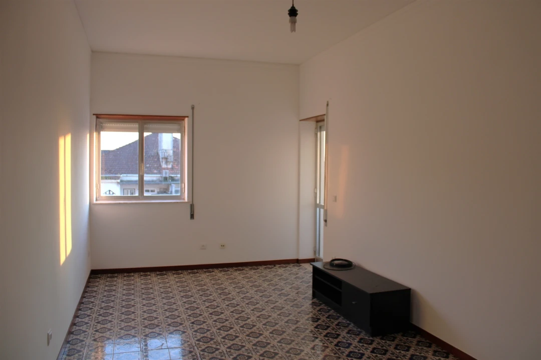 Apartamento T1 para Arrendamento em Sé Nova, Santa Cruz, Almedina e São Bartolomeu Foto 1