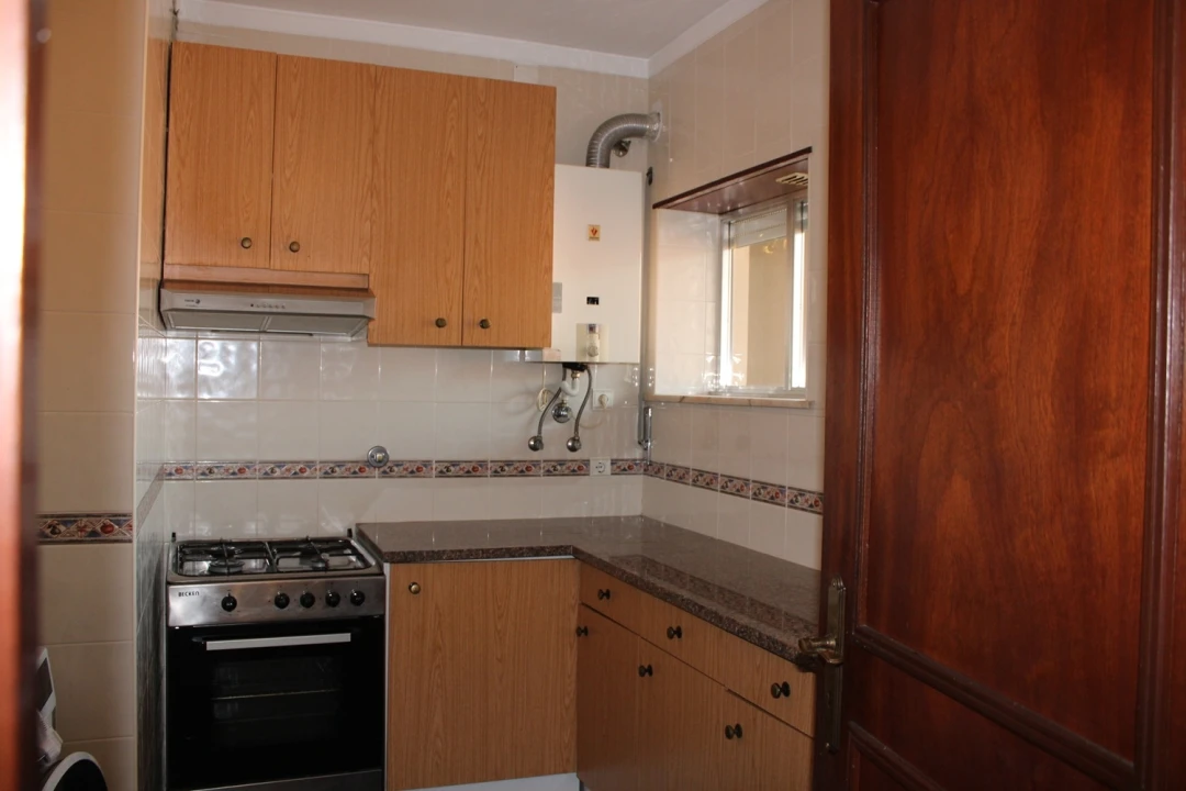 Apartamento T1 para Arrendamento em Sé Nova, Santa Cruz, Almedina e São Bartolomeu Foto 2