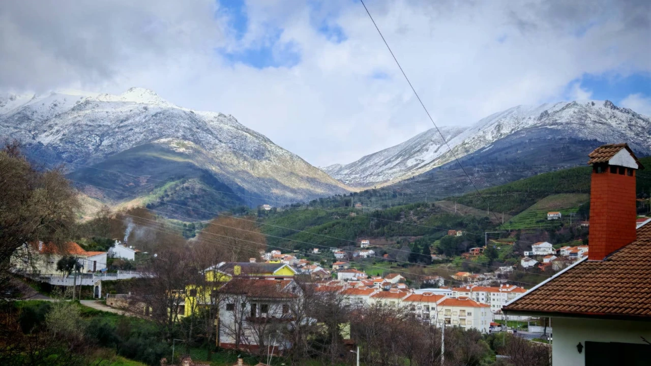 Terreno para Venda em Unhais da Serra Foto 8