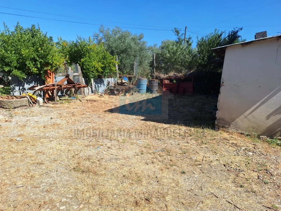 Moradia T3 para Venda em Suçães Foto 32