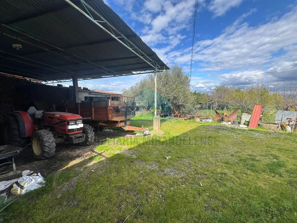 Moradia T3 para Venda em Suçães Foto 23