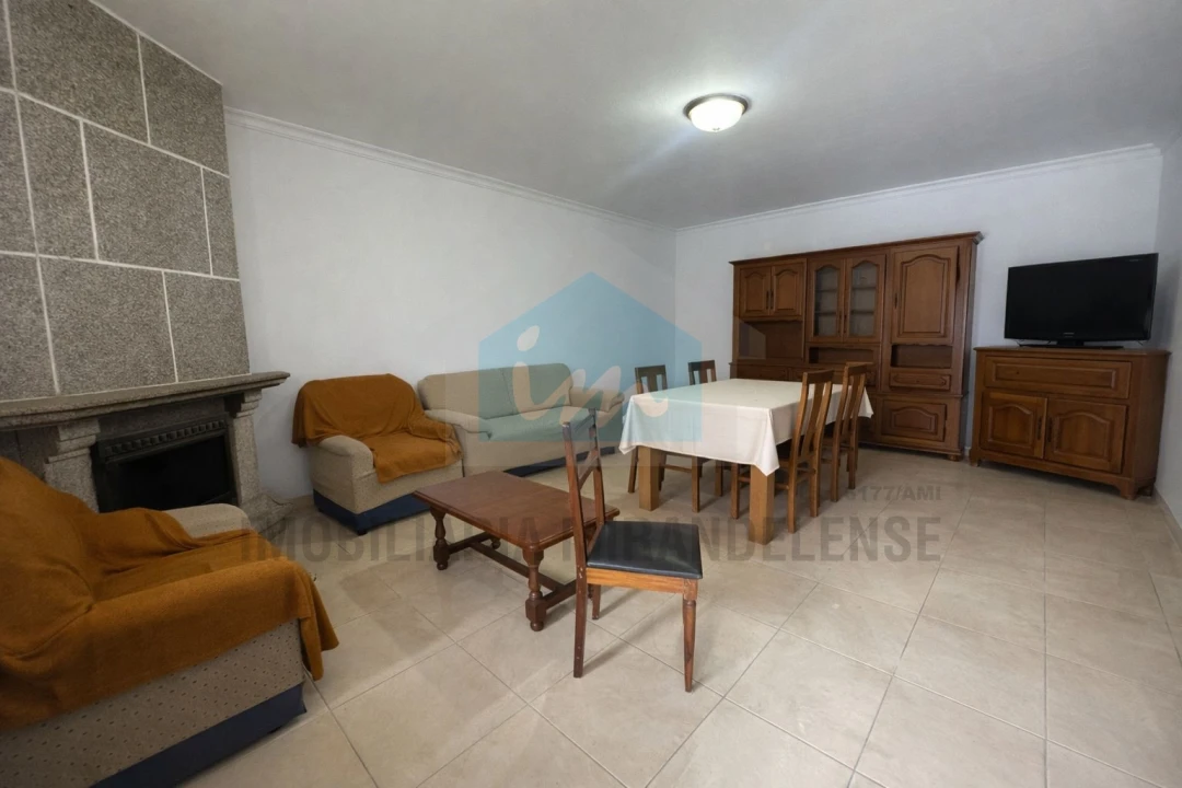 Moradia T3 para Venda em Suçães Foto 3