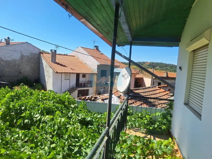 Moradia T3 para Venda em Suçães Foto 35