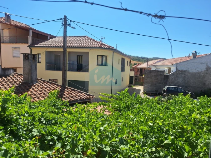 Moradia T3 para Venda em Suçães Foto 34