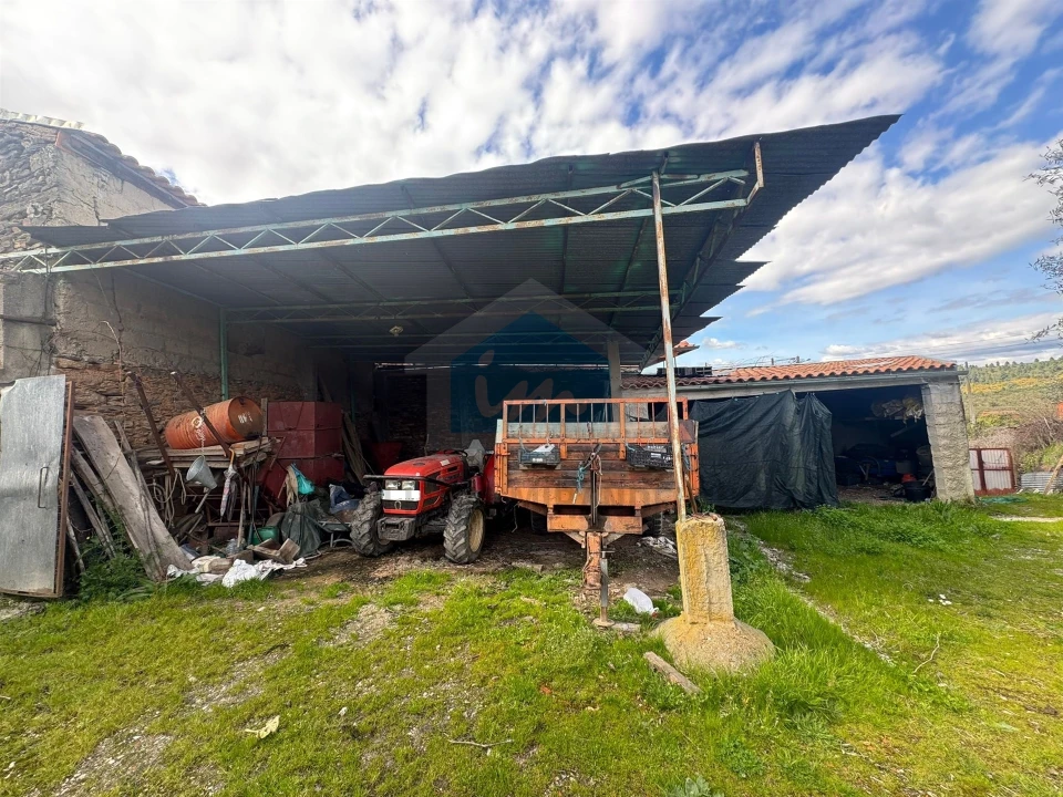 Moradia T3 para Venda em Suçães Foto 22