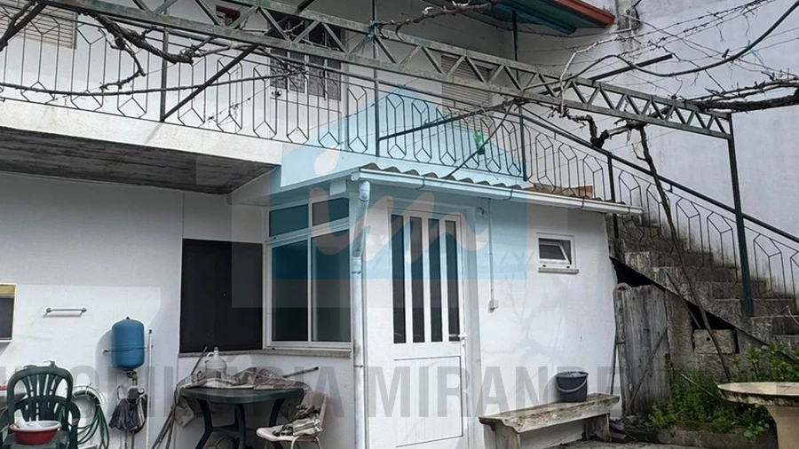 Moradia T3 para Venda em Suçães