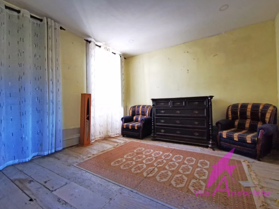 Moradia T4 para Venda em Riba de Ancora Foto 13