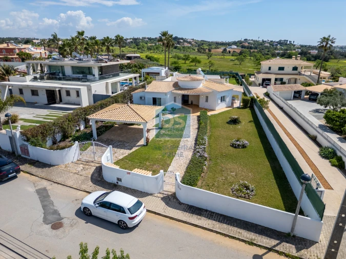 Moradia T3 para Venda em Albufeira e Olhos de Água Foto 45