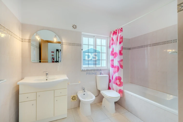 Moradia T3 para Venda em Albufeira e Olhos de Água Foto 16