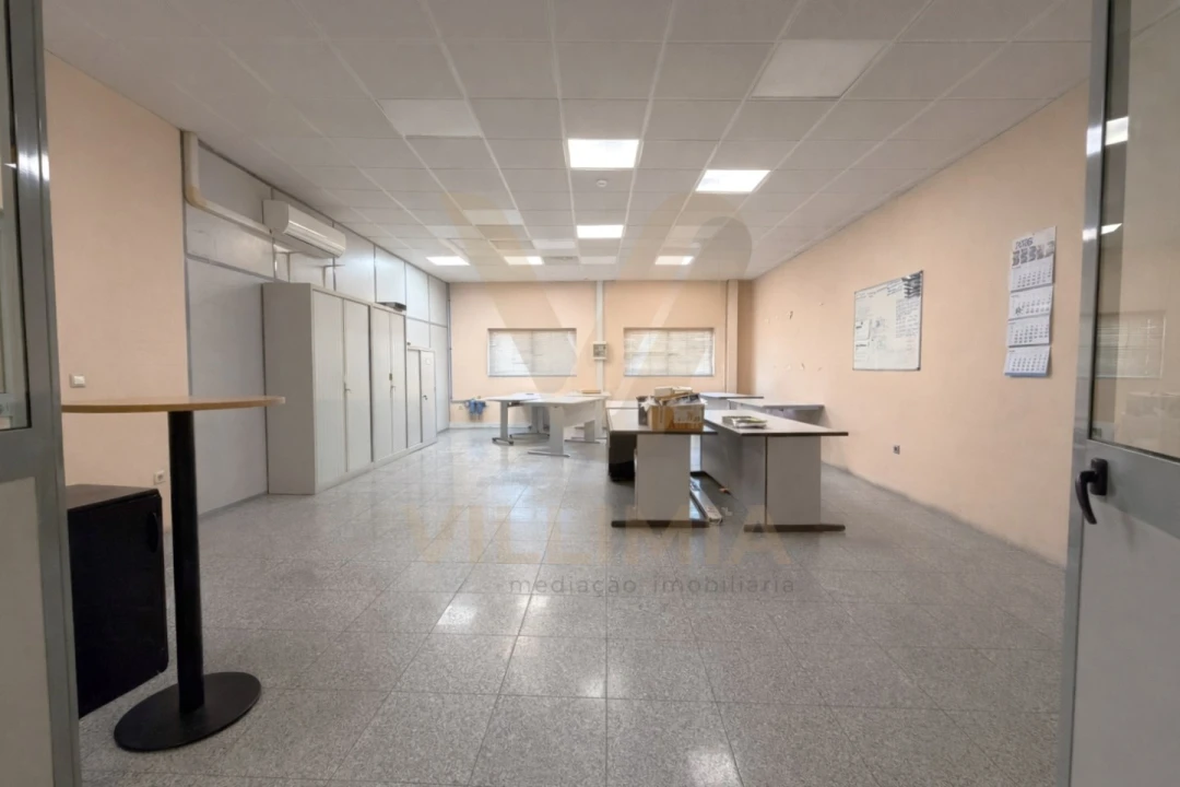 Armazém para Arrendamento em Padreiro (Salvador e Santa Cristina) Foto 26